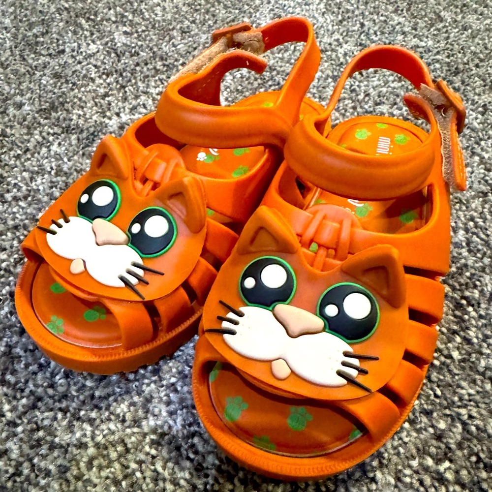 Mini Melissa Meow